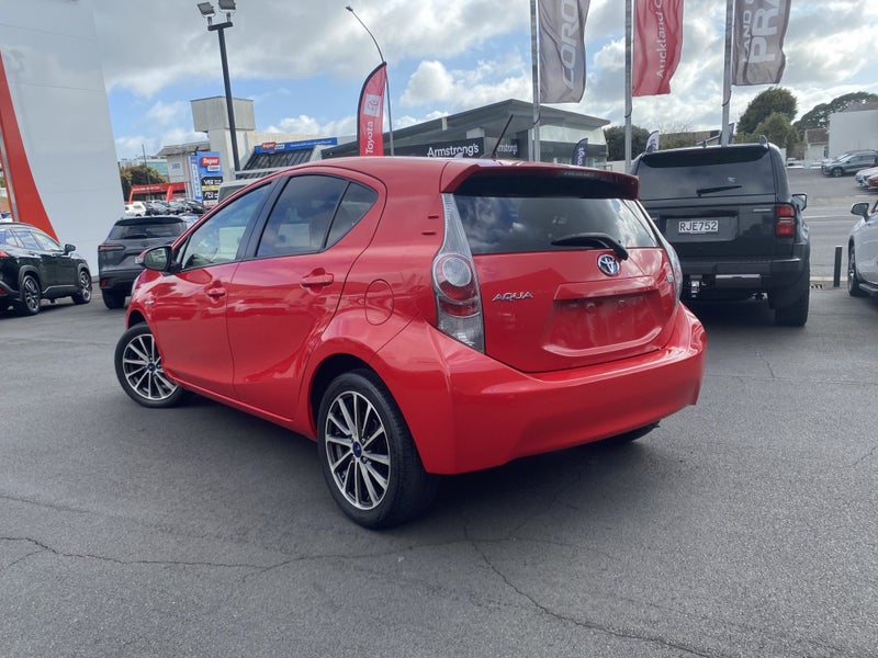 2014 Toyota Aqua 1.5 Hybrid G 5 Dr Hatch CVT 2WD image 3