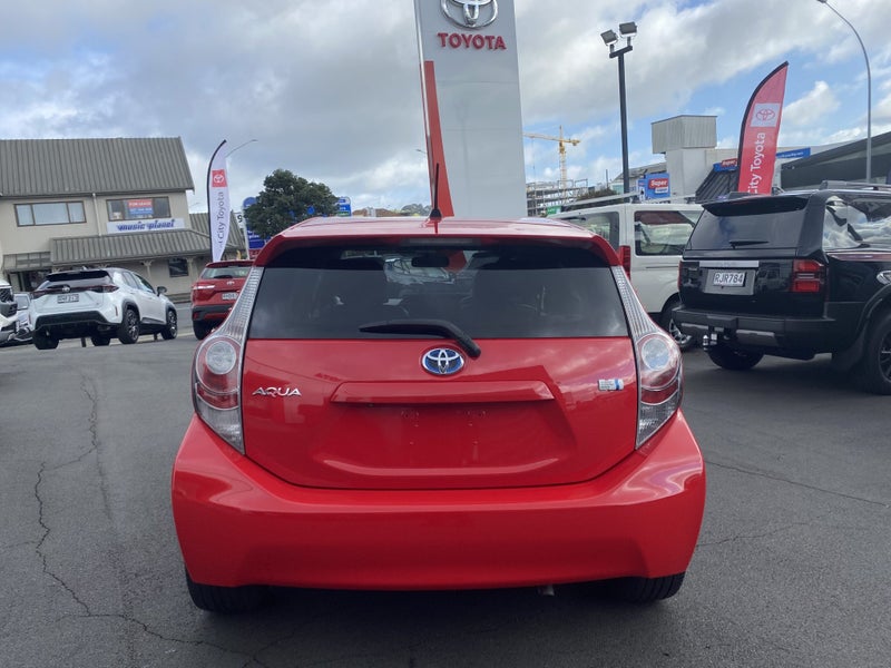 2014 Toyota Aqua 1.5 Hybrid G 5 Dr Hatch CVT 2WD image 5