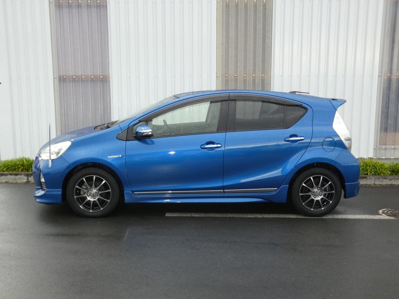 2014 Toyota Aqua 1.5 Hybrid G Leather image 5