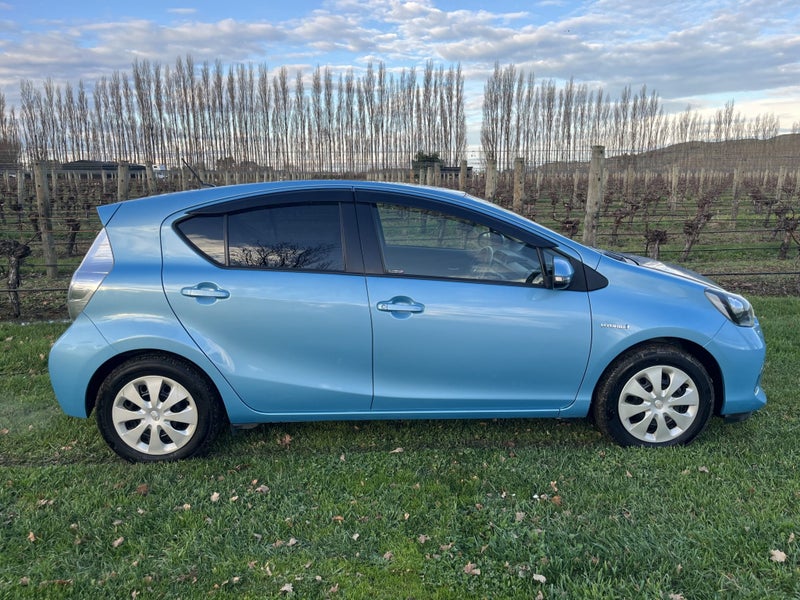 2014 Toyota Aqua 1.5 Hybrid G Soft Leather Sele... image 3