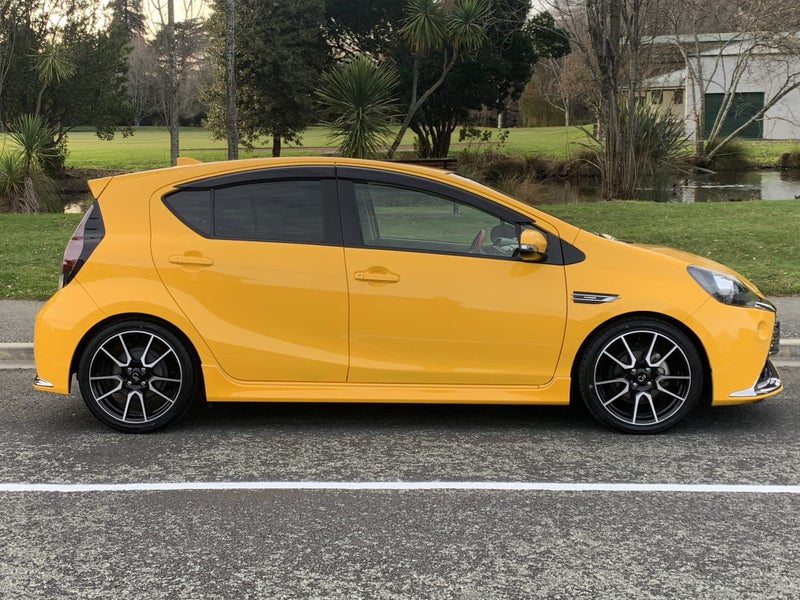 2014 Toyota Aqua 1.5 Hybrid GS Sport Hatch CVT... image 2