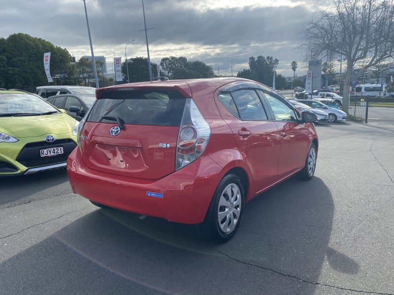 2014 Toyota Aqua 1.5 Hybrid S image 2