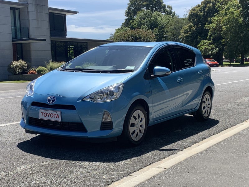 2014 Toyota Aqua 1.5 Hybrid S 5 Dr Hatch CVT 2W... image 4