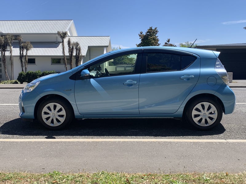 2014 Toyota Aqua 1.5 Hybrid S 5 Dr Hatch CVT 2W... image 5