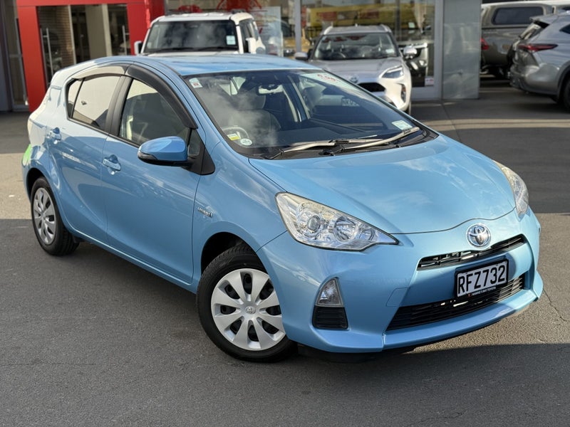 2014 Toyota Aqua 1.5 Hybrid S 5 Dr Hatch CVT 2WD image 3