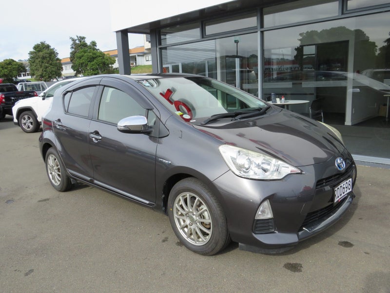 2014 Toyota Aqua 1.5 Hybrid S - 6.95% Finance O... image 2