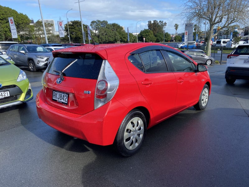 2014 Toyota Aqua 1.5P Hybrid S Hatch image 2