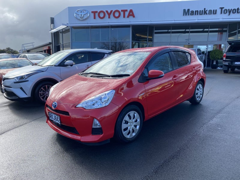 2014 Toyota Aqua 1.5P Hybrid S Hatch image 5