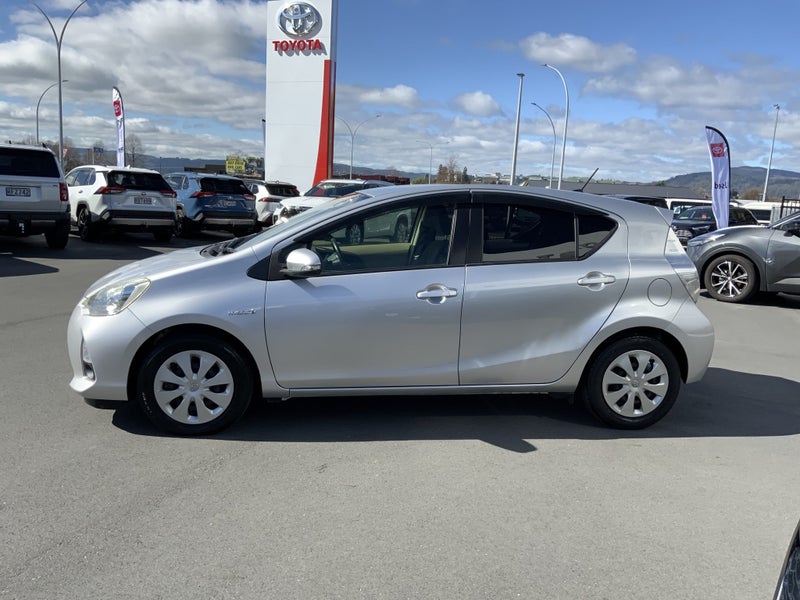 2014 Toyota Aqua 5 Year Hybrid Battery Warranty !! image 5