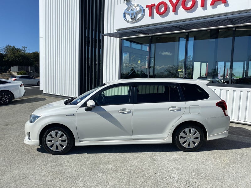 2014 Toyota Corolla Fielder 1.5 Hybrid G Aero T... image 2