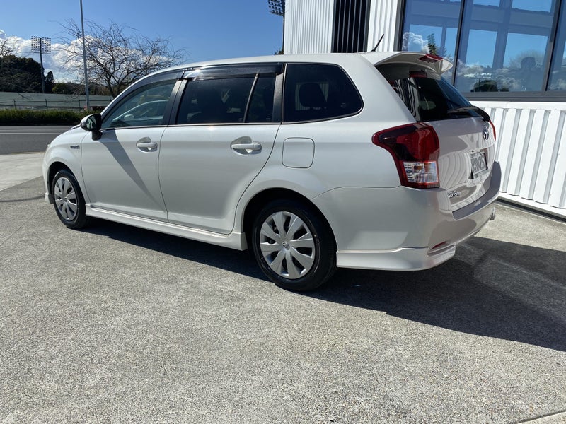 2014 Toyota Corolla Fielder 1.5 Hybrid G Aero T... image 3