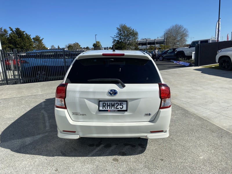 2014 Toyota Corolla Fielder 1.5 Hybrid G Aero T... image 5