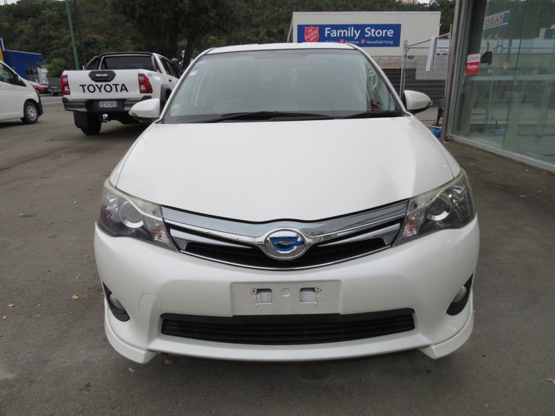 2014 Toyota Corolla Fielder 1.5 Hybrid G WxB 5... image 3