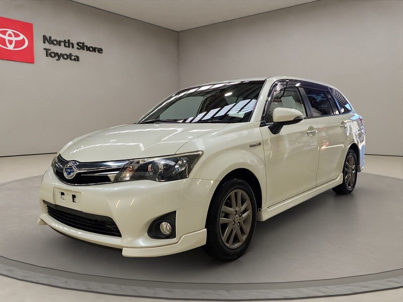 2014 Toyota Corolla Fielder 1.5L Hybrid G 2WD S... image 4