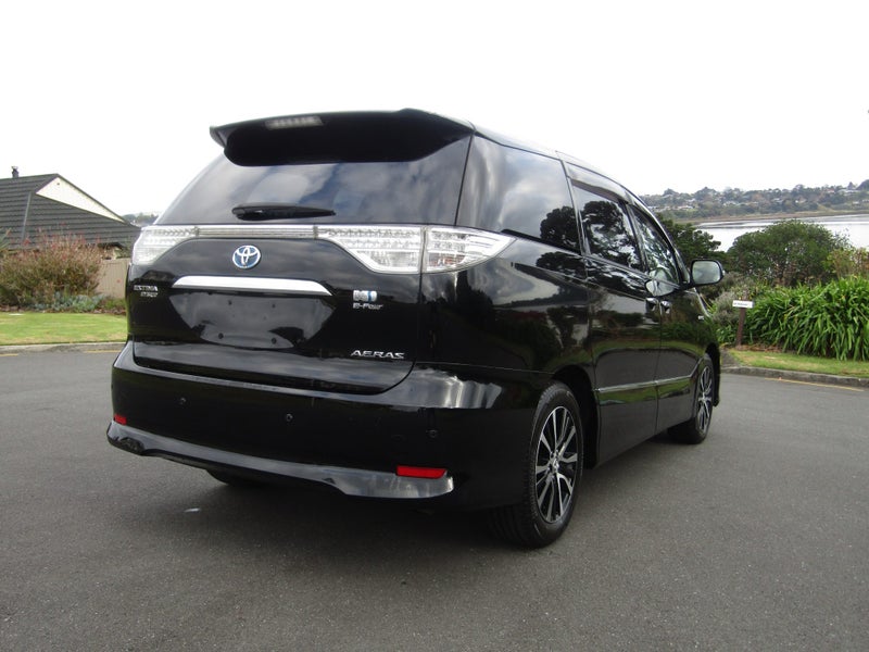 2014 Toyota Estima Hybrid image 4