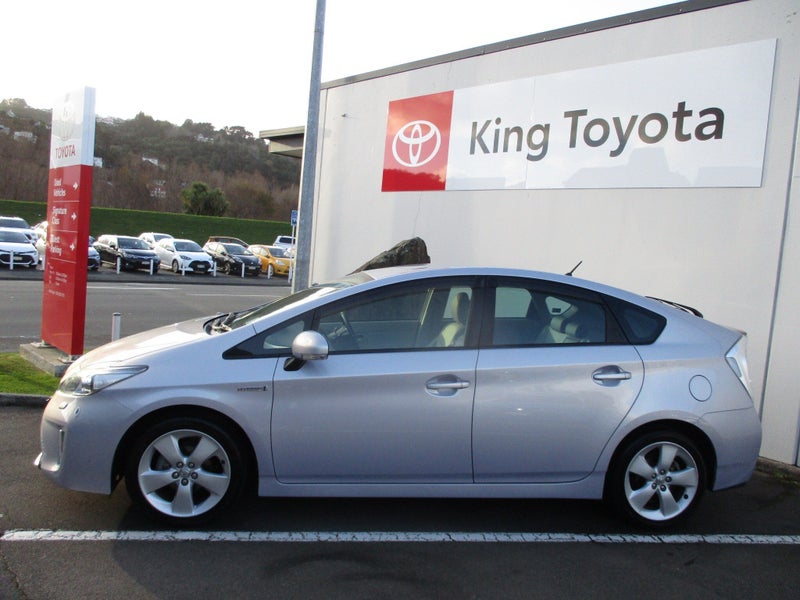 2014 Toyota Prius 1.8 Hybrid G + Warranty* image 2