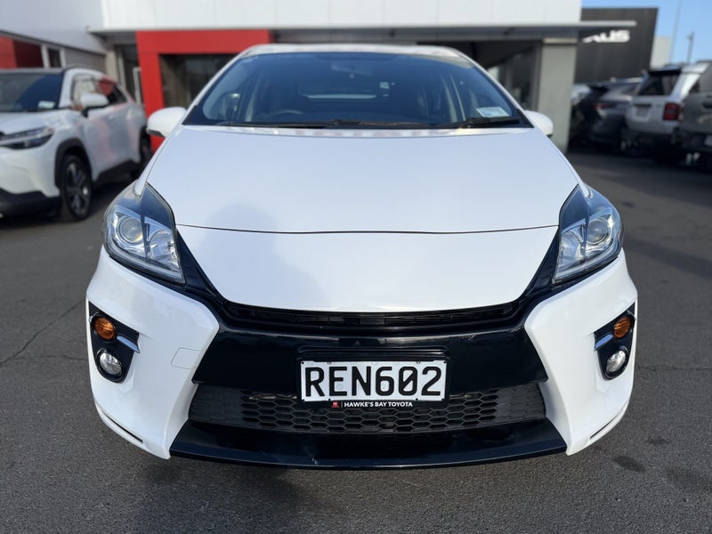 2014 Toyota Prius 1.8 Hybrid S Touring G Sport image 4