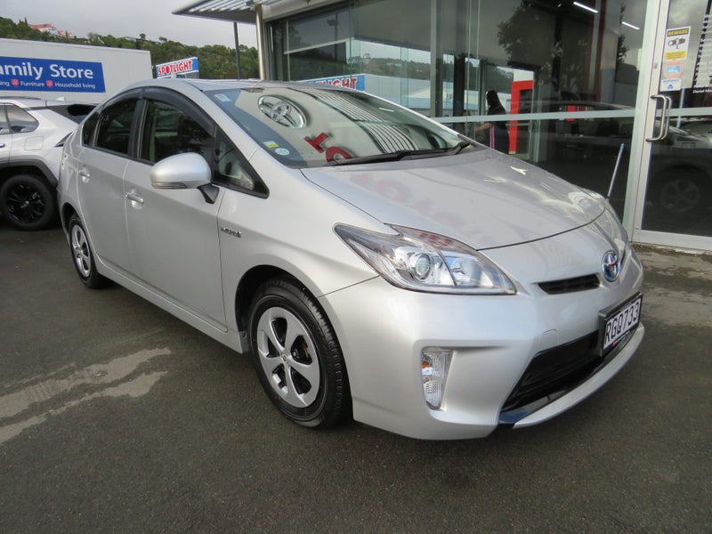 2014 Toyota Prius 1.8 Petrol S 5 Dr Hatch CVT 2WD image 2