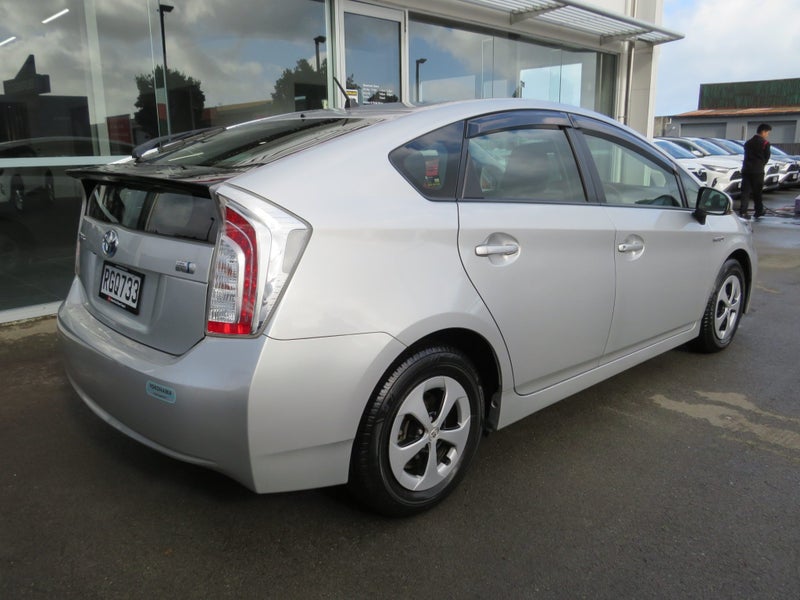 2014 Toyota Prius 1.8 Petrol S 5 Dr Hatch CVT 2WD image 5