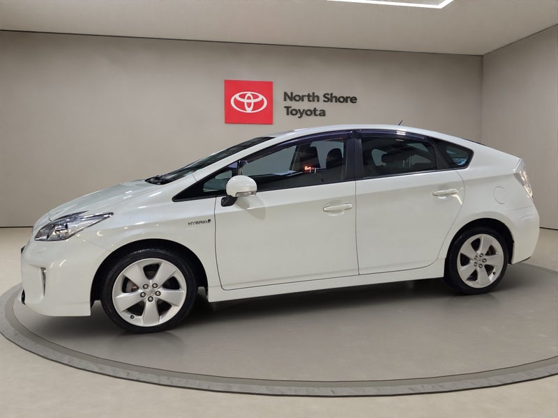 2014 Toyota Prius 1.8L Hybrid image 5