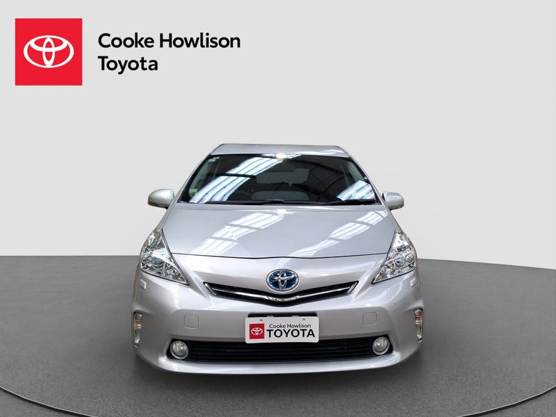 2014 Toyota Prius Alpha G 1.8L image 2