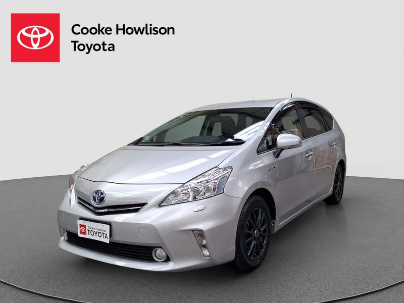 2014 Toyota Prius Alpha G 1.8L image 3