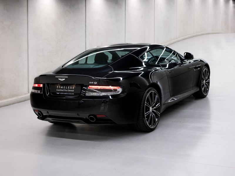 2015 Aston Martin DB9 Coupe image 2