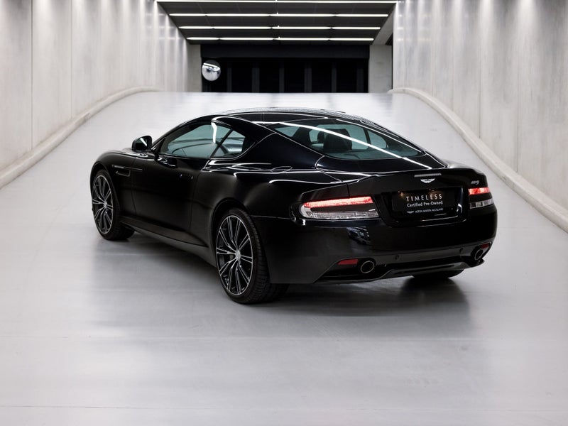 2015 Aston Martin DB9 Coupe image 3