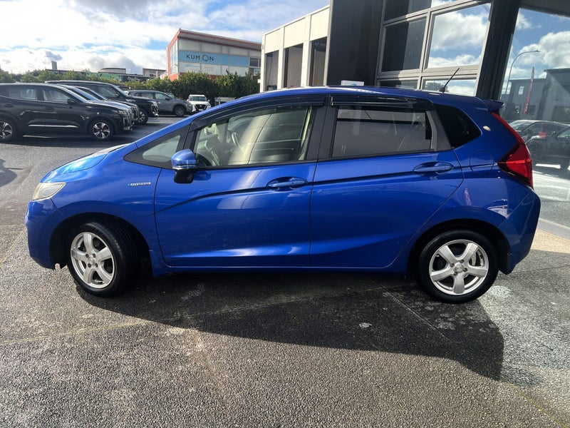 2015 Honda Fit HYBRID image 3