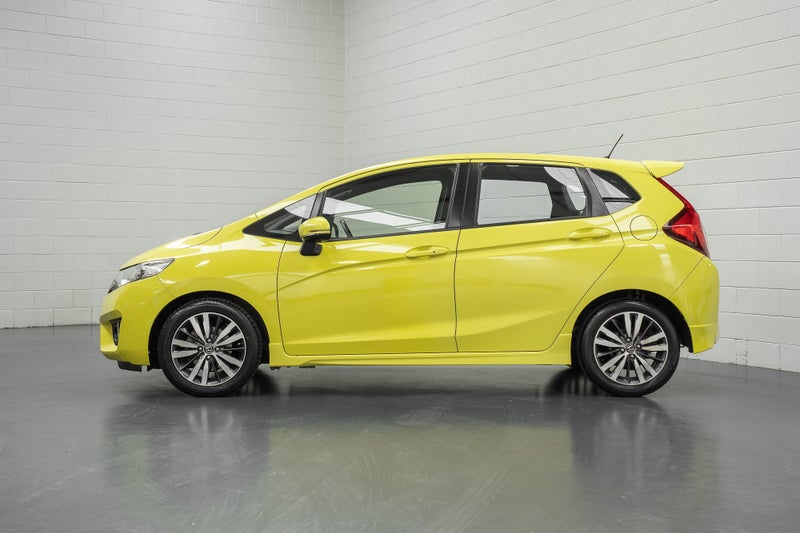 2015 Honda Jazz RS Automatic image 4