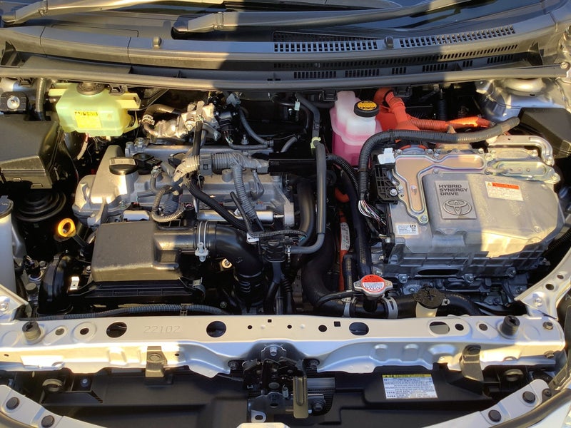 2015 Toyota Aqua 1.5 Hybrid Electric Vehicle S image 4