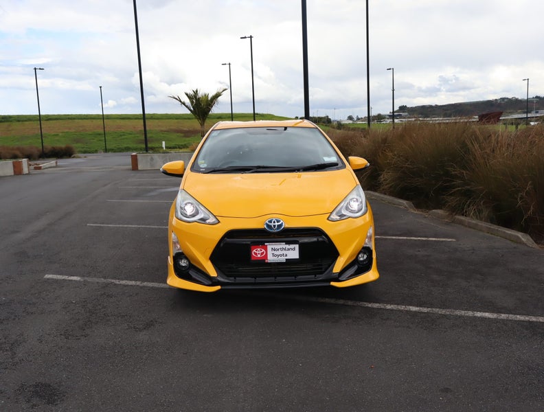 2015 Toyota Aqua 1.5 Hybrid G Soft Leather Sele... image 3