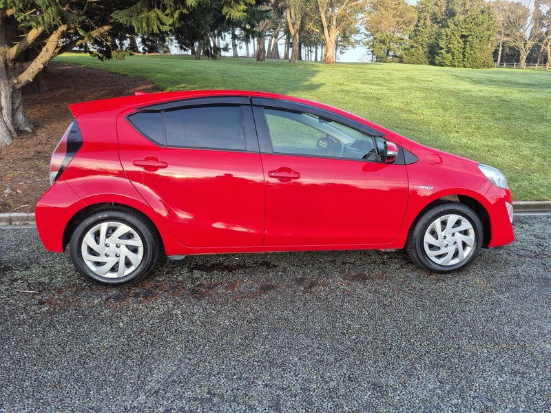 2015 Toyota Aqua 1.5 Hybrid G Soft Leather Sele... image 4