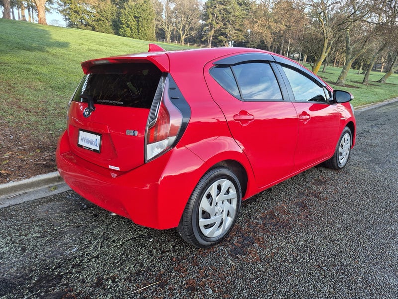 2015 Toyota Aqua 1.5 Hybrid G Soft Leather Sele... image 5