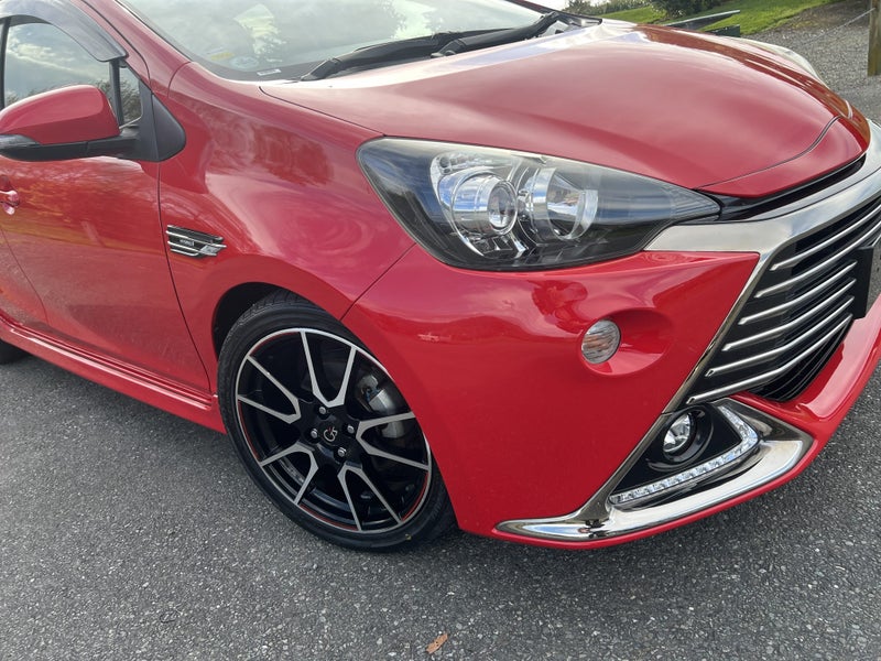 2015 Toyota Aqua 1.5 Hybrid GS Sport Hatch image 2