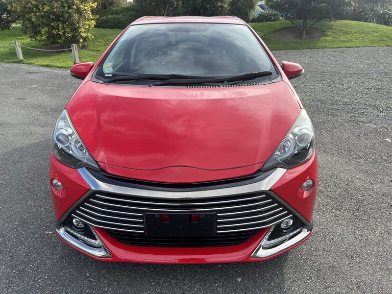 2015 Toyota Aqua 1.5 Hybrid GS Sport Hatch image 3