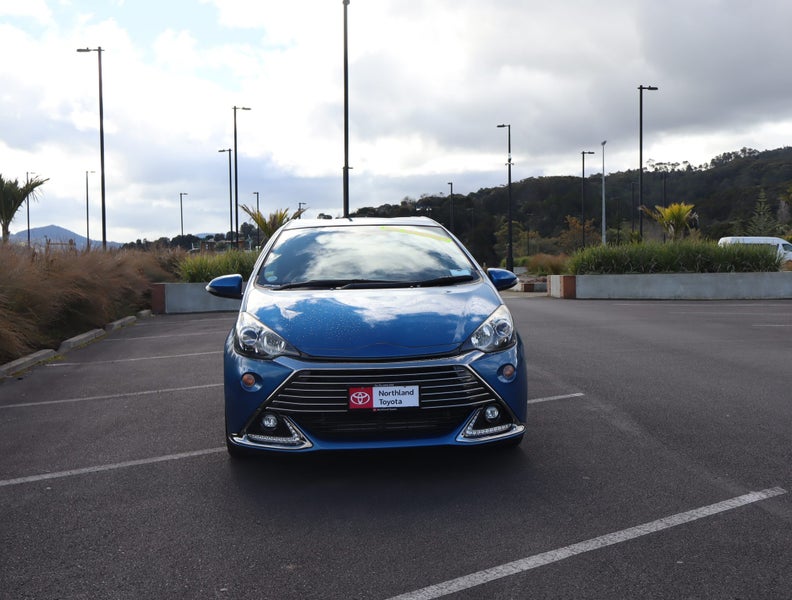 2015 Toyota Aqua 1.5 Hybrid GS Sport Hatch CVT 2WD image 2