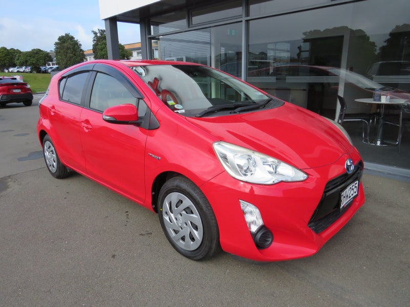 2015 Toyota Aqua 1.5 Hybrid S 5 Dr Hatch CVT image 2