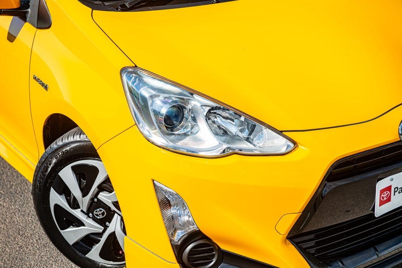 2015 Toyota Aqua 1.5 Hybrid S 5 Dr Hatch CVT 2WD image 2