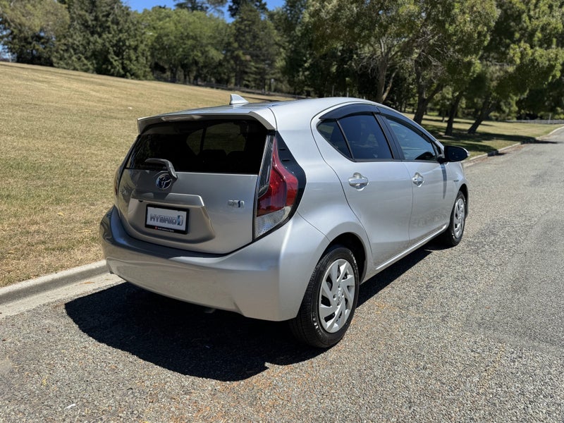 2015 Toyota Aqua 1.5 Hybrid S 5 Dr Hatch CVT 2WD image 5