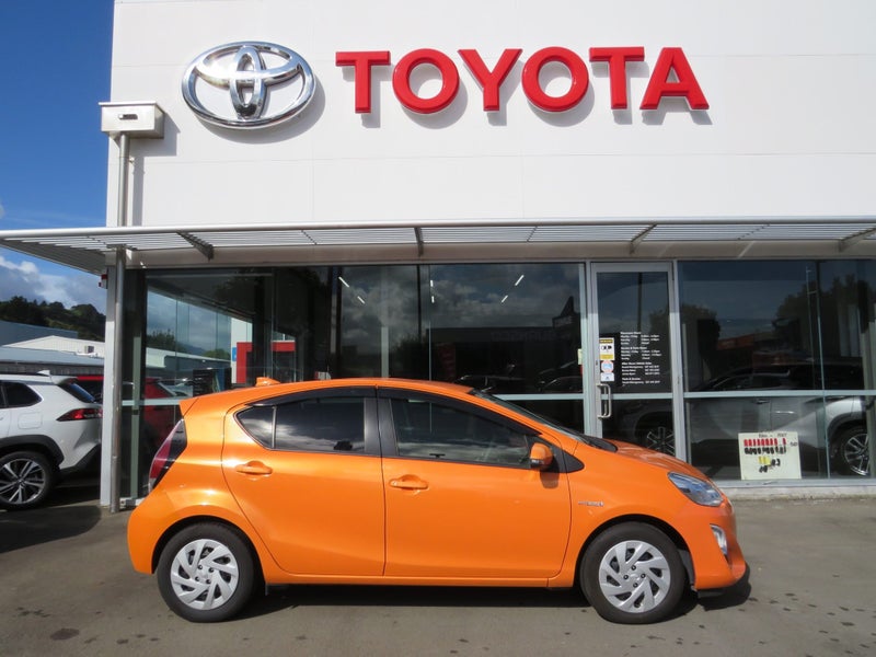 2015 Toyota Aqua 1.5 Hybrid S 5 Dr Hatch CVT 2WD image 4