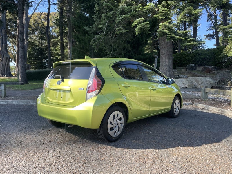 2015 Toyota Aqua 1.5 Hybrid S 5 Dr Hatch CVT 2WD image 4