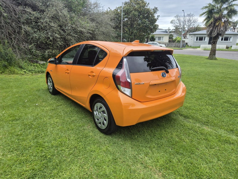 2015 Toyota Aqua 1.5 Hybrid S image 4