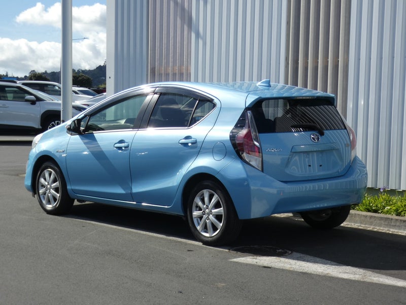 2015 Toyota Aqua 1.5 Hybrid S image 3