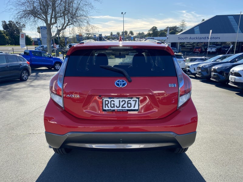 2015 Toyota Aqua 1.5 Hybrid X Urban Hatchback image 5