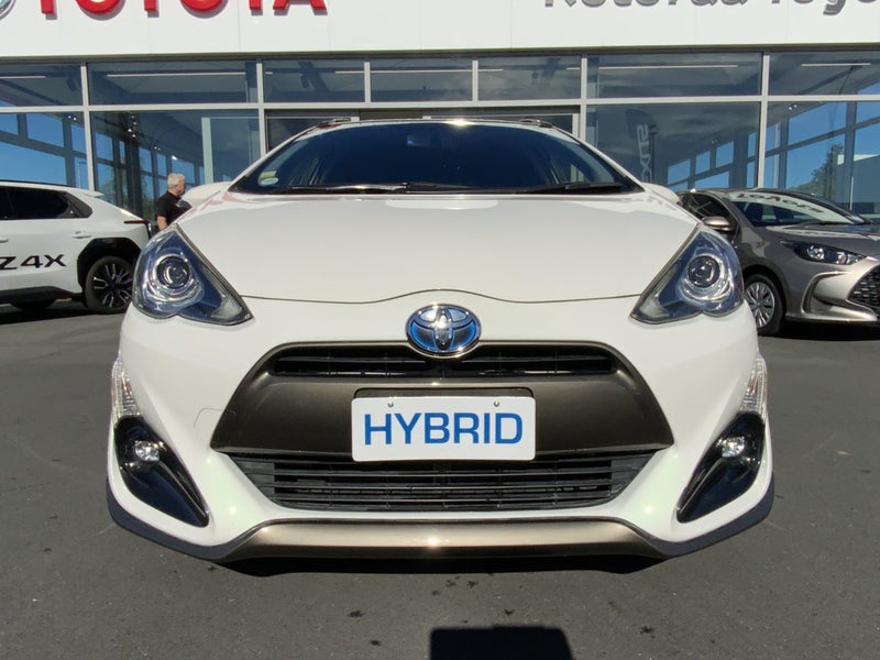 2015 Toyota Aqua Fuelsaver - Certified image 3