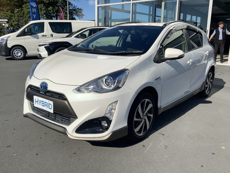 2015 Toyota Aqua Fuelsaver - Certified image 4