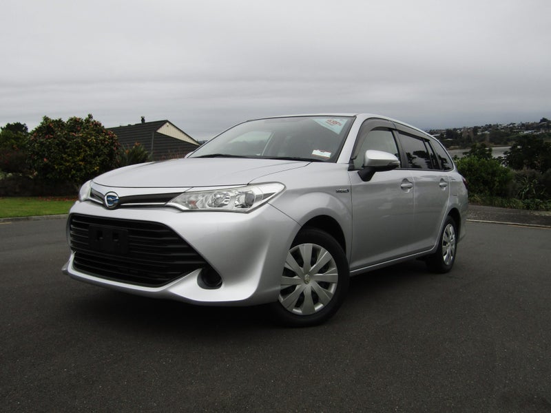 2015 Toyota Corolla 1.5 Hybrid Wagon image 4