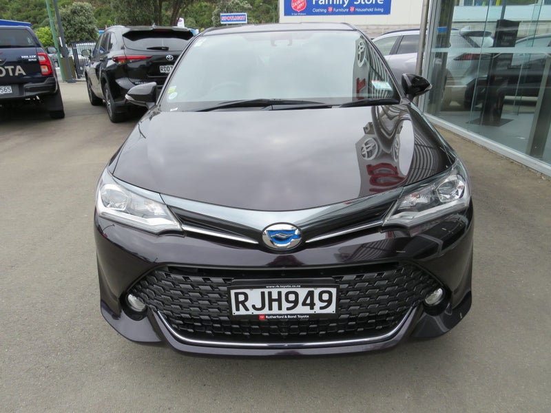 2015 Toyota Corolla Feilder Hybrid image 3