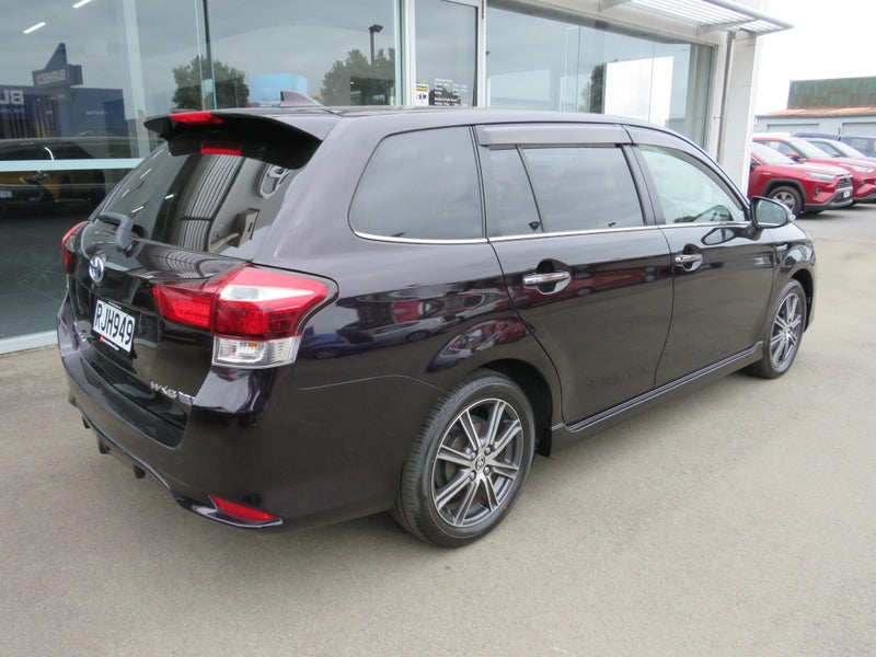 2015 Toyota Corolla Feilder Hybrid image 5